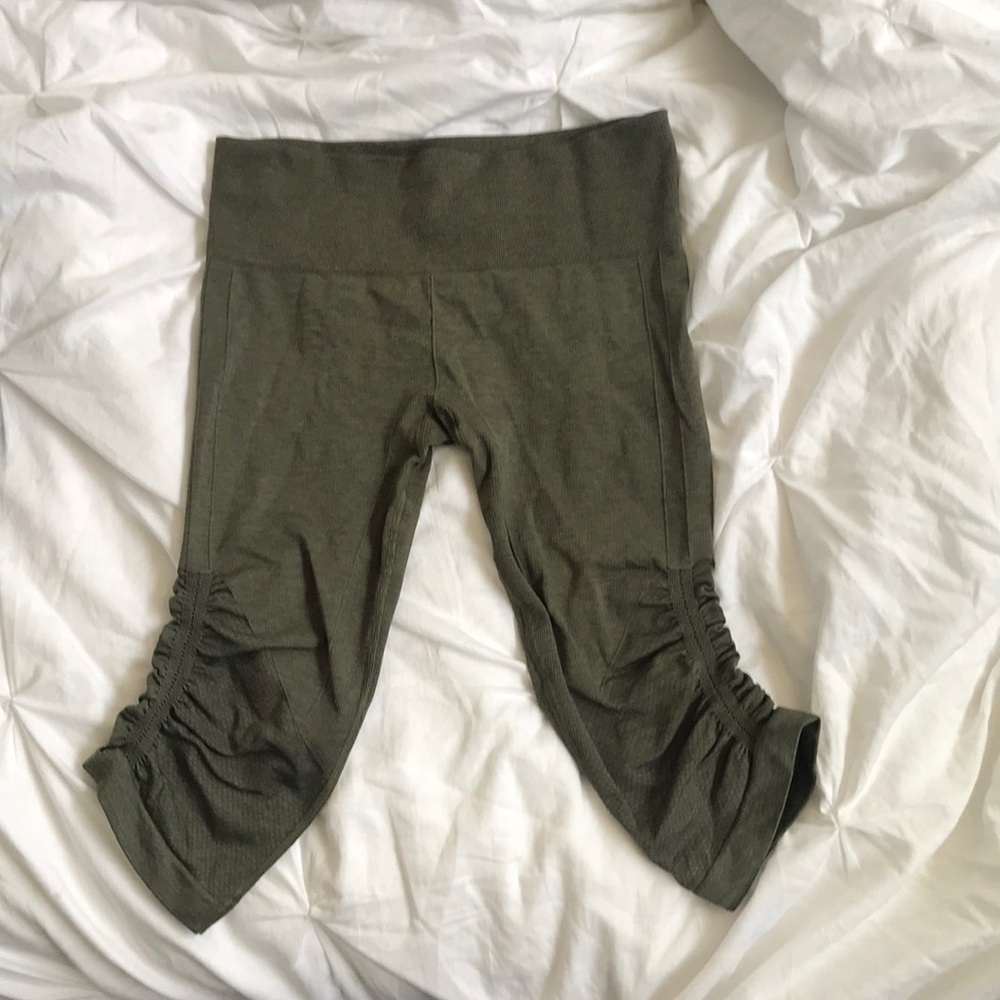 Lululemon flow n go crop leggings